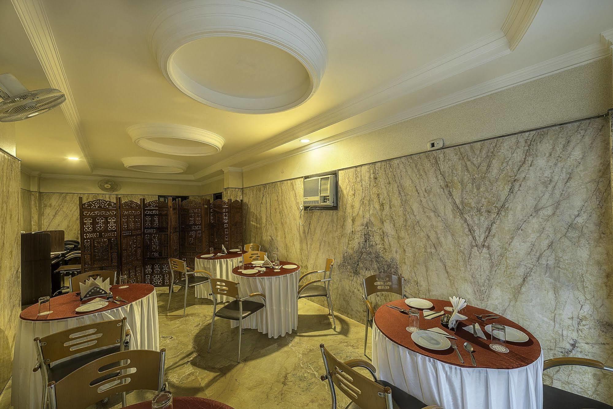 Treebo Trend Singh Sons Karol Bagh Hotel New Delhi Eksteriør billede