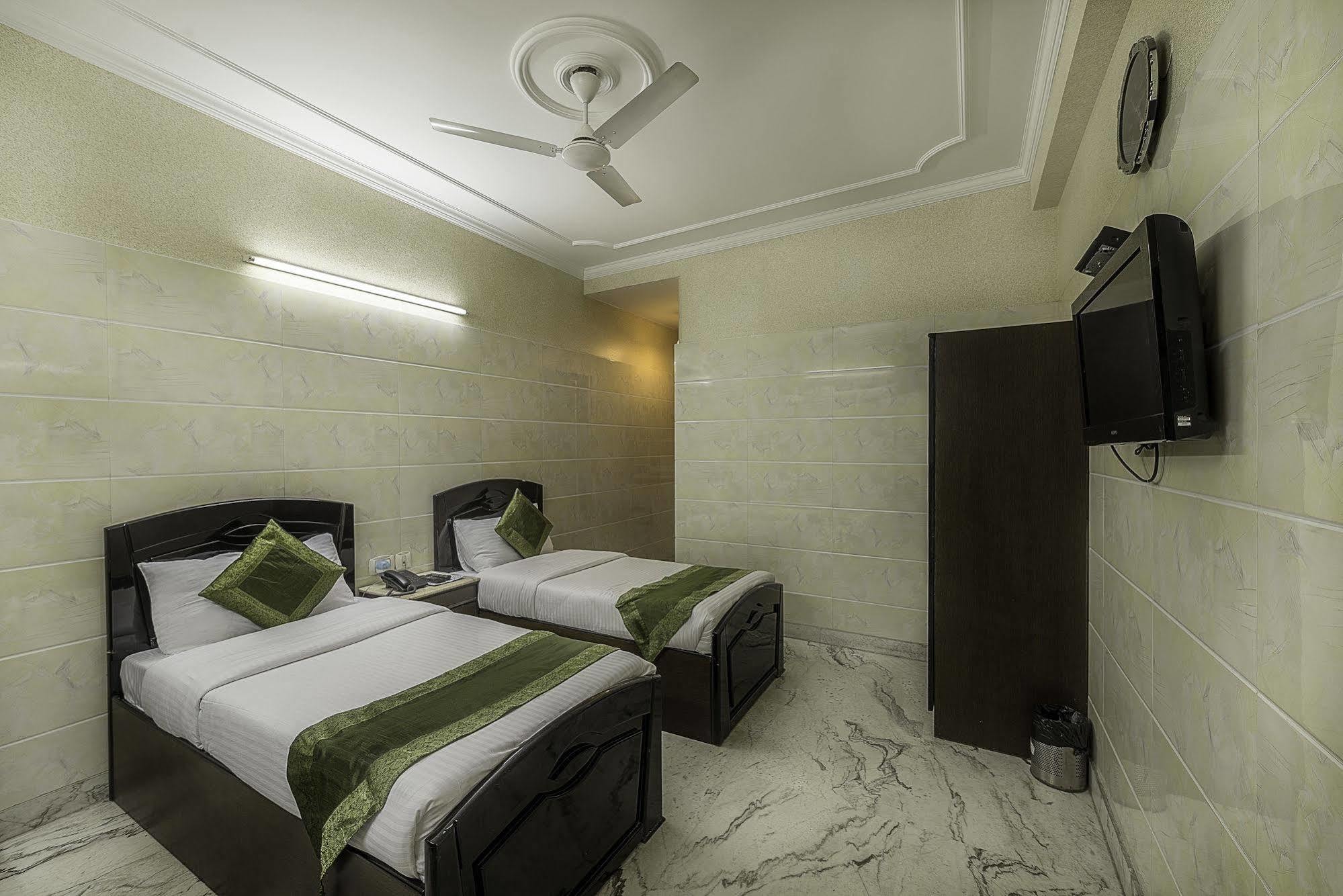 Treebo Trend Singh Sons Karol Bagh Hotel New Delhi Eksteriør billede