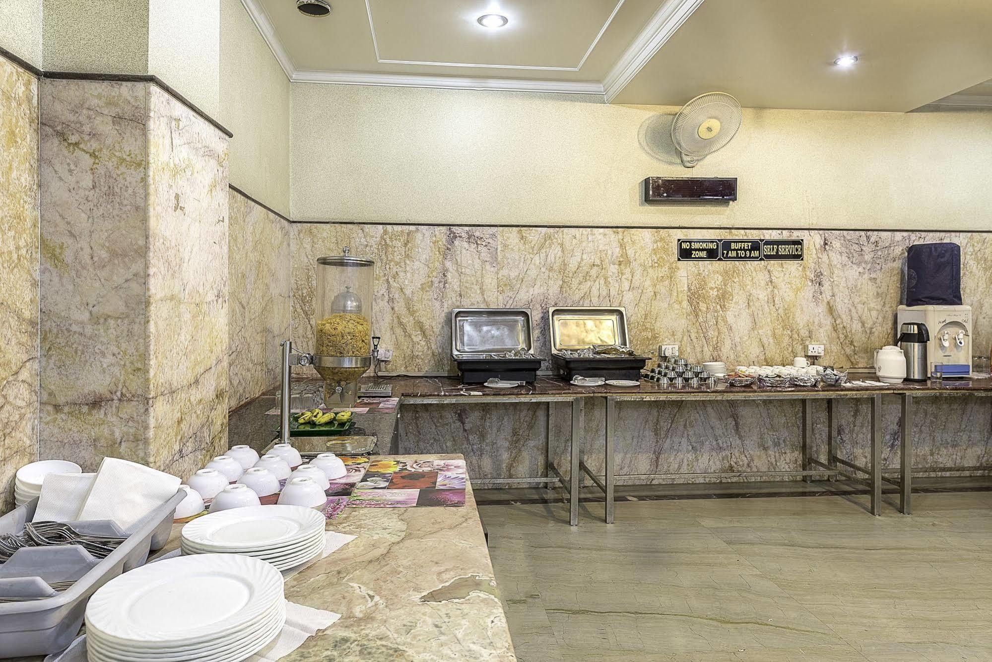 Treebo Trend Singh Sons Karol Bagh Hotel New Delhi Eksteriør billede