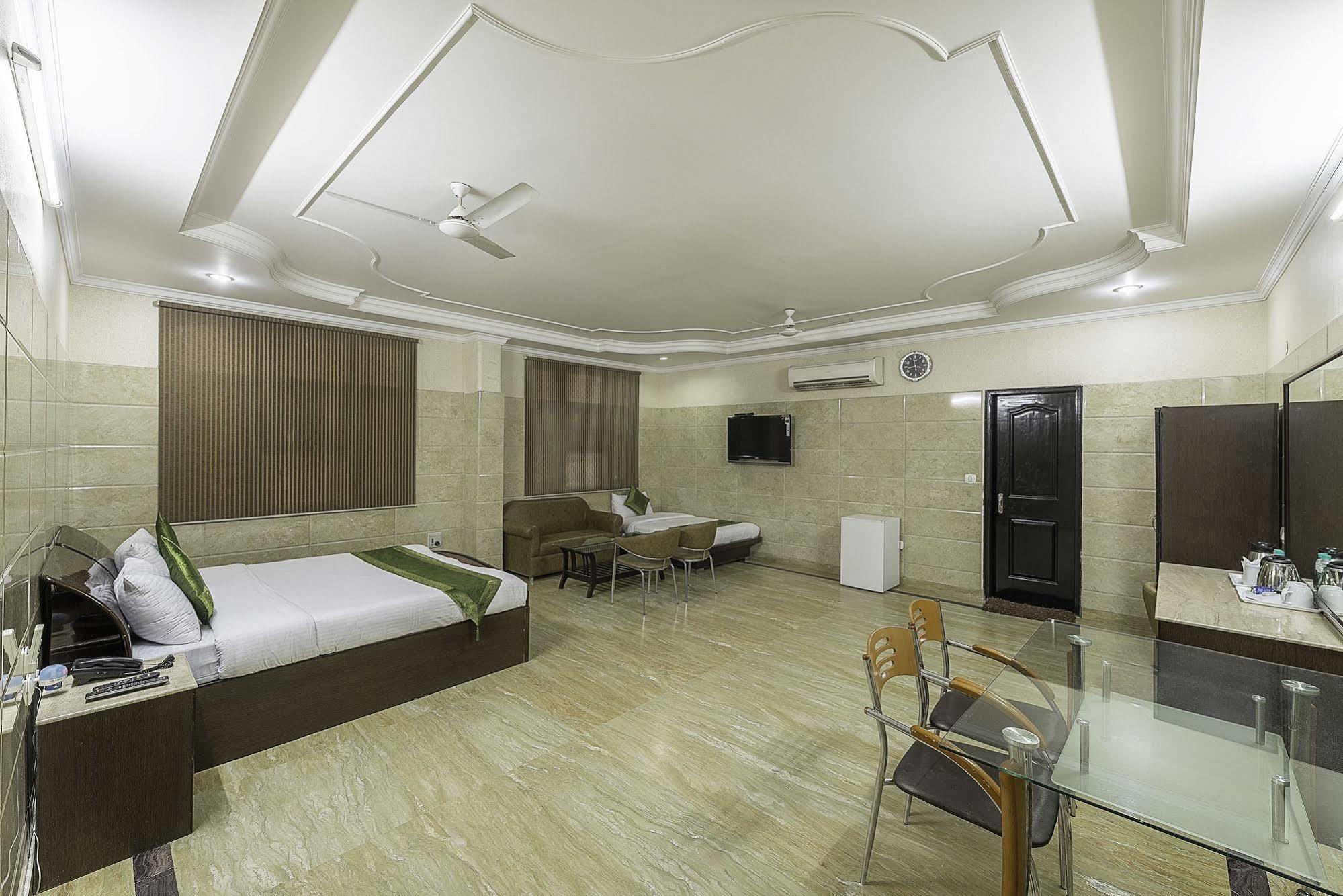 Treebo Trend Singh Sons Karol Bagh Hotel New Delhi Eksteriør billede