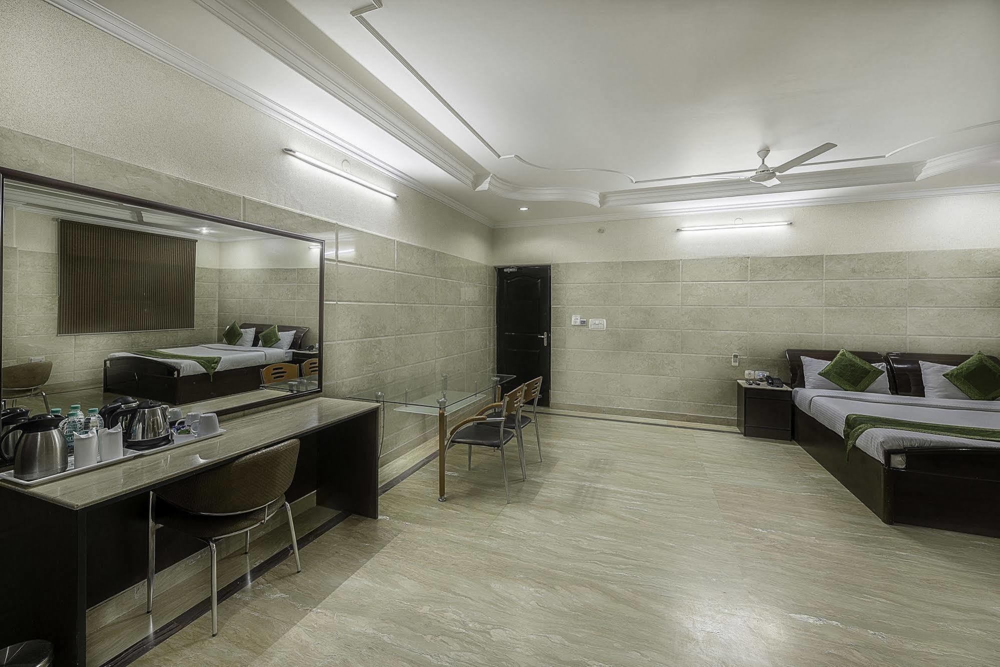 Treebo Trend Singh Sons Karol Bagh Hotel New Delhi Eksteriør billede